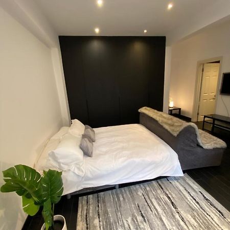 Apartamento Beautiful Modern Studio In High Street Kensington Londres Exterior foto