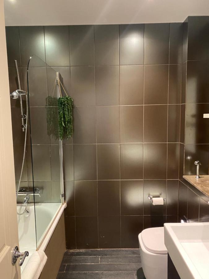 Apartamento Beautiful Modern Studio In High Street Kensington Londres Exterior foto