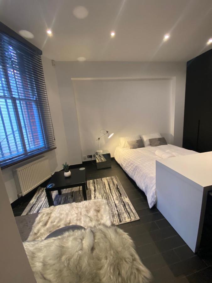 Apartamento Beautiful Modern Studio In High Street Kensington Londres Exterior foto