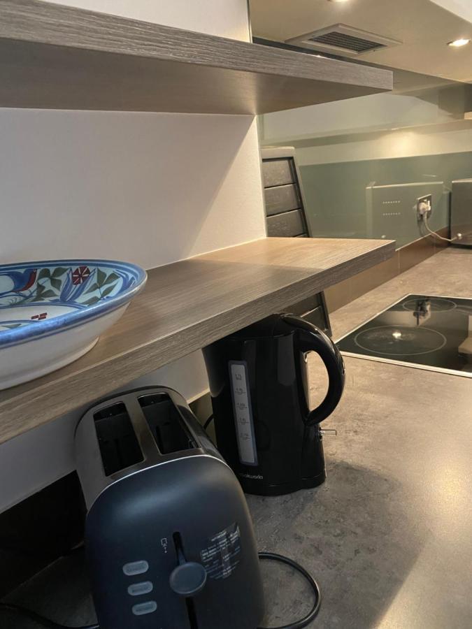 Apartamento Beautiful Modern Studio In High Street Kensington Londres Exterior foto